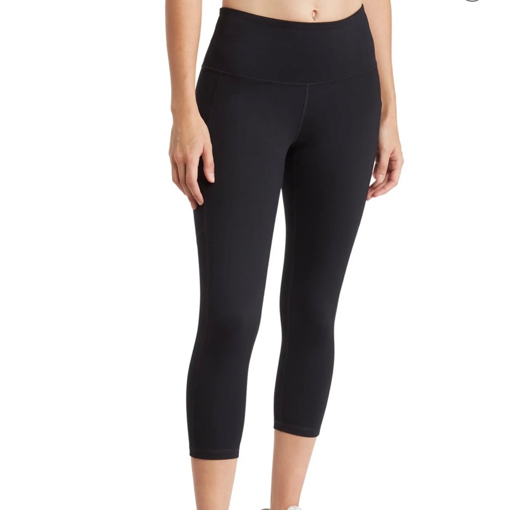 NWT High Waist Daily Pocket Crop Leggings Size Small